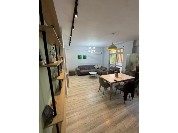 Tirane, shitet apartament 3+1 Kati 4, 105 m² 250.000 € (STACIONI TRENIT)