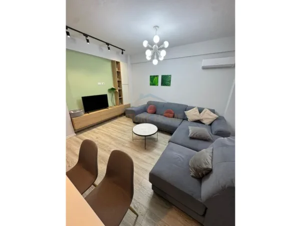 Tirane, shitet apartament 3+1 Kati 4, 105 m² 250.000 € (STACIONI TRENIT)