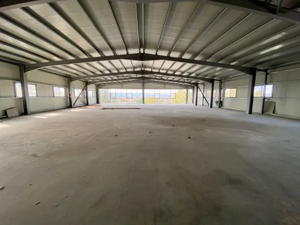 Tirane, jepet me qera ambjent biznesi Kati 0, 1.351 m² (Kamez)