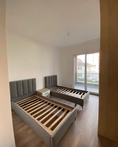 Tirane, jepet me qera apartament 2+1 , 94 m² 400 € 