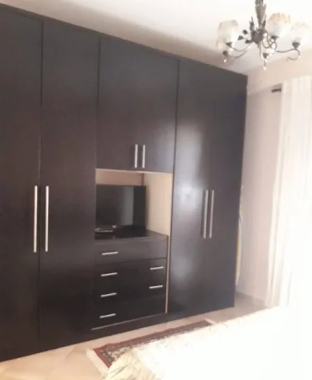 Tirane, apartament 2+1 Kati 4, 76 m² 550 € (Rruga Komuna E Parisit)