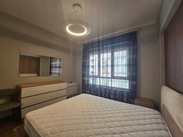 SHITET: APARTAMENT LUKSOZ 2+1+2_ RRUGA FROSINA PLAKU_Pranë shkollës Naim Frashëri