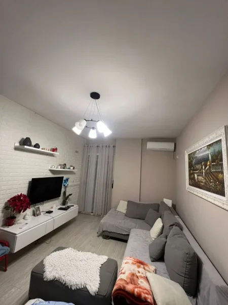 Tirane, shitet apartament 1+1 Kati 3, 62 m² 115.000 € (Yzberisht)
