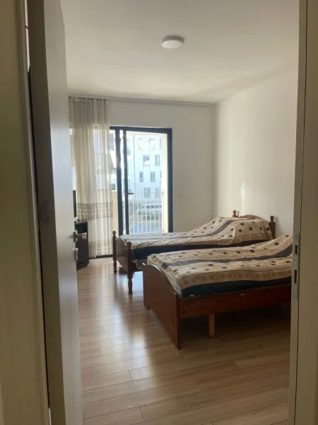 Tirane, shitet apartament 3+1 , 149 m² 200.000 € (5 Maji)