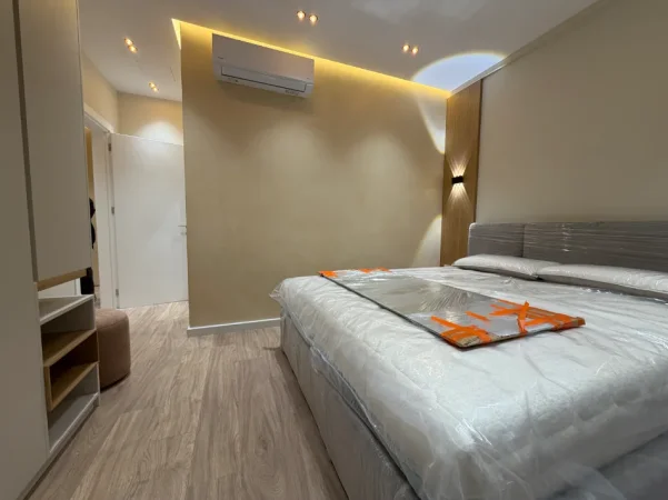 Tirane, jepet me qera apartament 2+1 , 125 m² 1.500 € (Golden Tower Residence, Mine Peza)