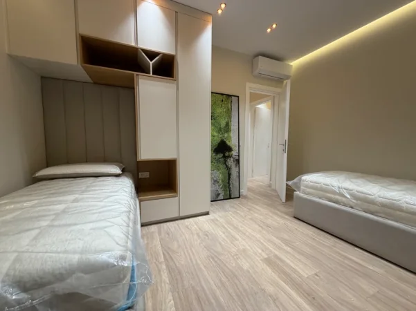 Tirane, jepet me qera apartament 2+1 , 125 m² 1.500 € (Golden Tower Residence, Mine Peza)