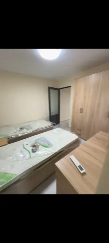 Tirane, jepet me qera apartament 1+1 Kati 1, 50 m² 350 € (Shkolla E Bashkuar)