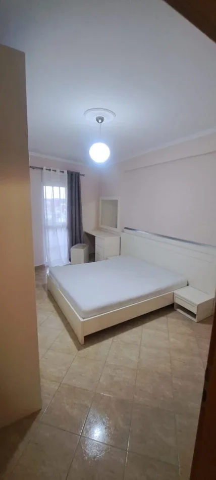 Tirane, jepet me qera apartament 1+1 Kati 4, 64 m² 430 € (Rruga Kongresi I Manastirit)