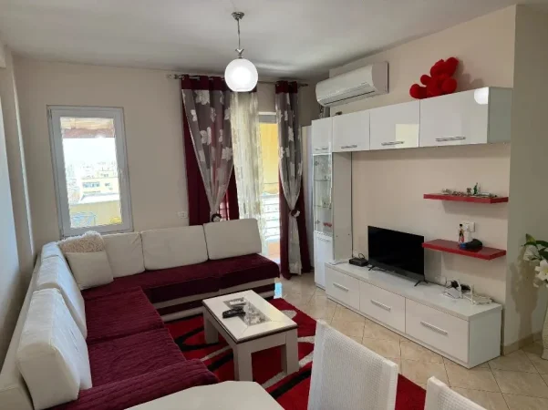 Tirane, jepet me qera apartament 1+1 Kati 6, 67 m² 450 € (Laprake 500 E Muaj 5)