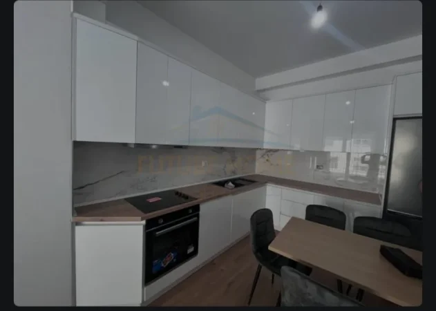 Tirane, jap me qera apartament 1+1+Ballkon Kati 5, 61 m² 450 € ((KOMPLEKSI KAIMI))