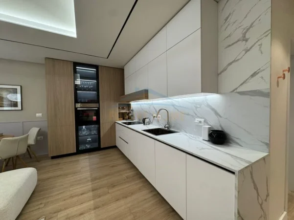 Tirane, shitet apartament 1+1+Ballkon Kati 9, 72 m² 180.000 € (Zogu i Zi)