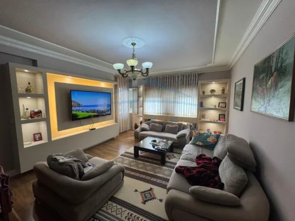 Tirane, shitet apartament 2+1+Ballkon Kati 6, 161 m² 234.000 € (Unaza e Re)