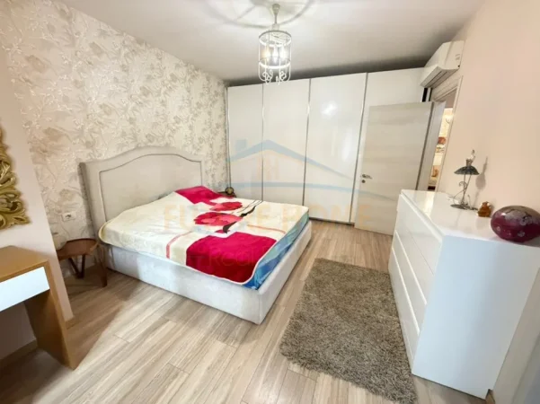 Tirane, jepet me qera apartament 3+1+Ballkon Kati 5, 115 m² 1.000 € (Zogu i Zi)