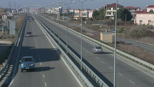 Tirane, jepet me qera magazine Kati 0, 30.000 m² 4.400 € (Autostrada Tiranë–Durrës)