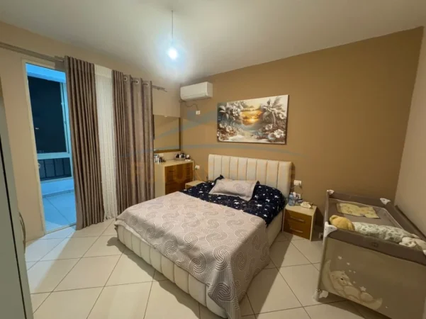 Tirane, shitet apartament 2+1+Ballkon Kati 3, 95 m² 180.000 € (Yzberisht)