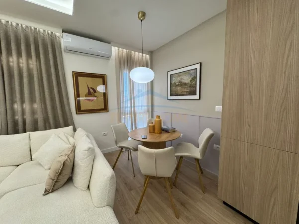 Tirane, shitet apartament 1+1+Ballkon Kati 9, 72 m² 180.000 € (Rezidenca S Block Living, Zogu i Zi)
