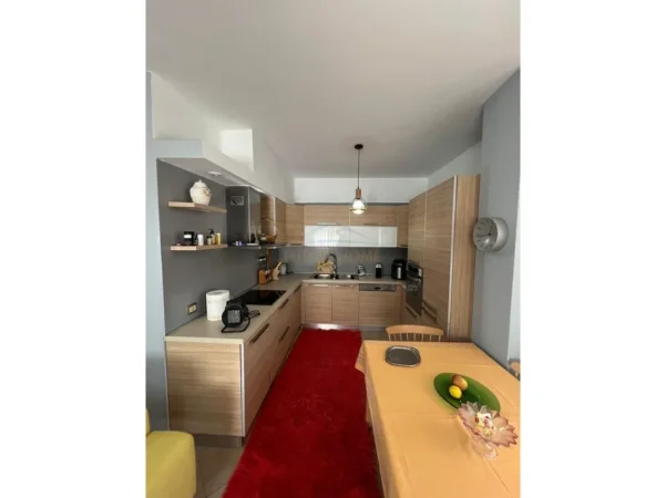 Tirane, shitet apartament 2+1+Ballkon Kati 6, 155 m² 210.000 € (Kodra e Diellit)