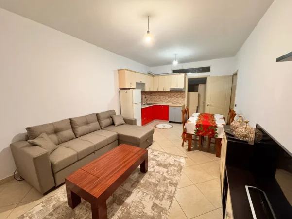 Tirane, jepet me qera apartament 2+1+Ballkon Kati 5, 90 m² 530 € (astir)