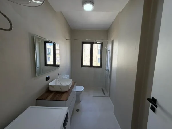 Tirane, shitet apartament 2+1 Kati 5, 101 m² 250.000 € (Perballe delijorgjit)