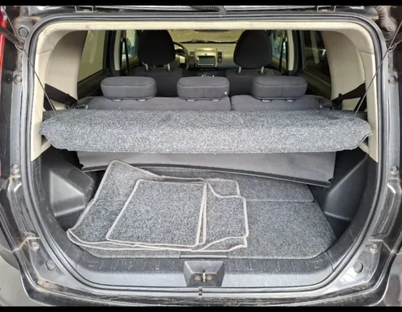 Tirane, shitet makine Nissan | Note Benzin, e zeze manuale Kondicioner 244.000 km 3.090 €