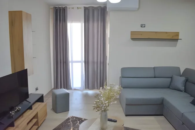Tirane, jepet me qera apartament 1+1+Ballkon Kati 4, 68 m² 600 € (Rruga e Kavajes)