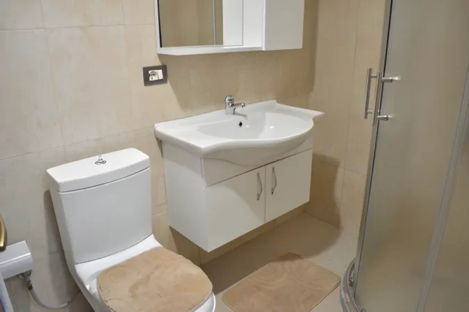 Tirane, jepet me qera apartament 1+1+Ballkon Kati 4, 68 m² 600 € (Rruga e Kavajes)