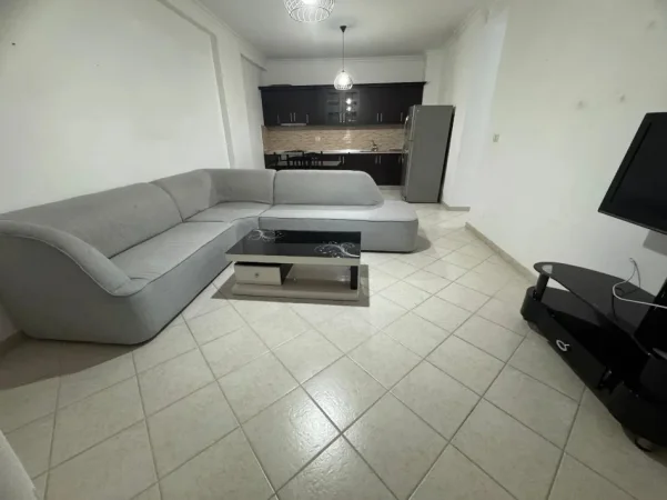 Tirane, jepet me qera apartament 2+1+Ballkon Kati 8, 105 m² 450 € 
