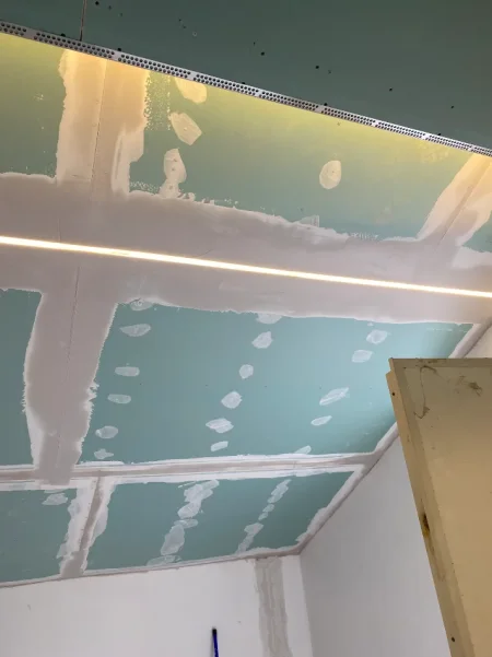 Tirane, njoftim Transformoni Hapësirën Tuaj me Punime Gipsi Profesionale