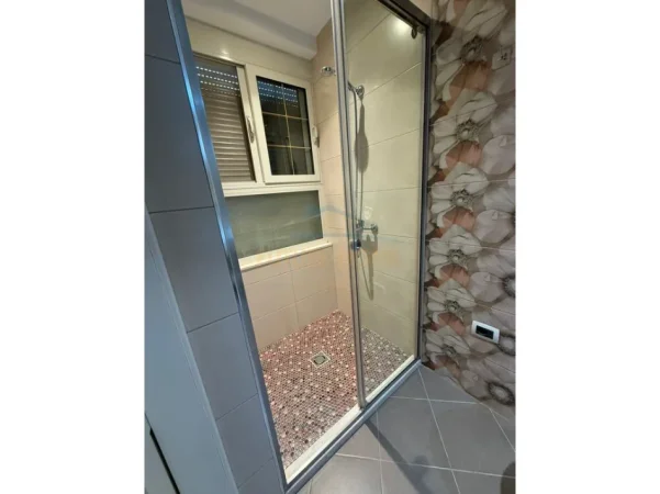 Tirane, shitet apartament 3+1+Ballkon Kati 4, 630.000 € 