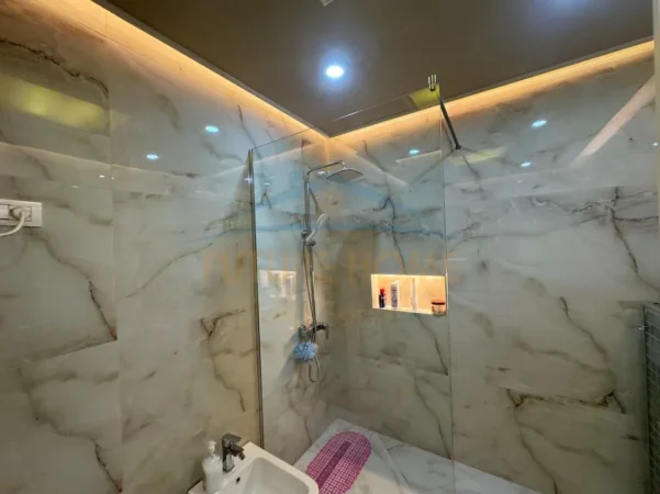 Tirane, shitet apartament 3+1+Ballkon Kati 6, 161 m² 234.000 € 