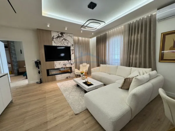 Tirane, shitet apartament 1+1+Ballkon Kati 9, 71 m² 180.000 € (Zogu i Zi)