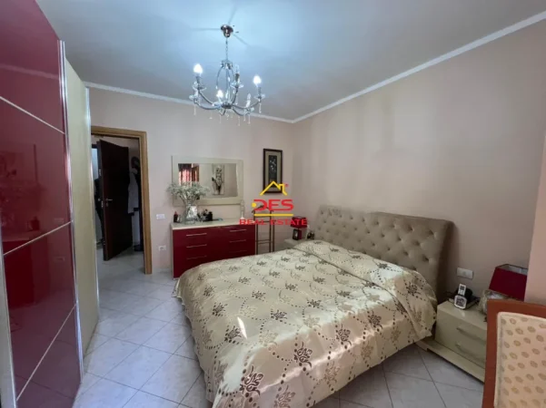 Vlore, shitet apartament 1+1+Ballkon Kati 3, 62 m² 107.000 € (Rruga Pelivan Leskaj)