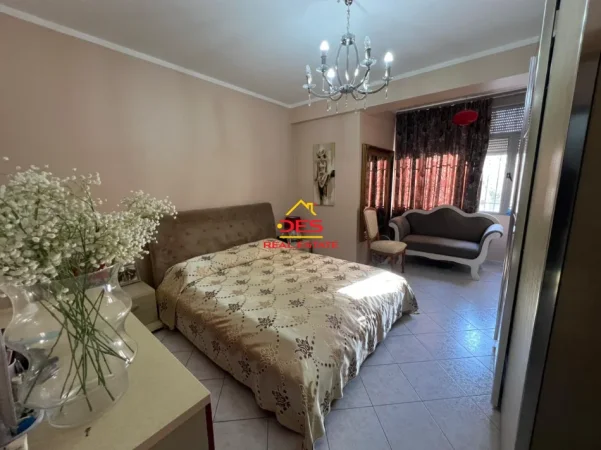 Vlore, shitet apartament 1+1+Ballkon Kati 3, 62 m² 107.000 € (Rruga Pelivan Leskaj)