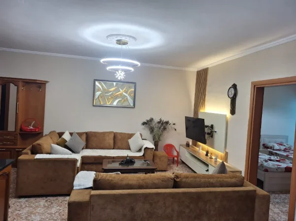 Tirane, jepet me qera apartament 2+1+Ballkon Kati 3, 103 m² 600 € (Don Bosko)