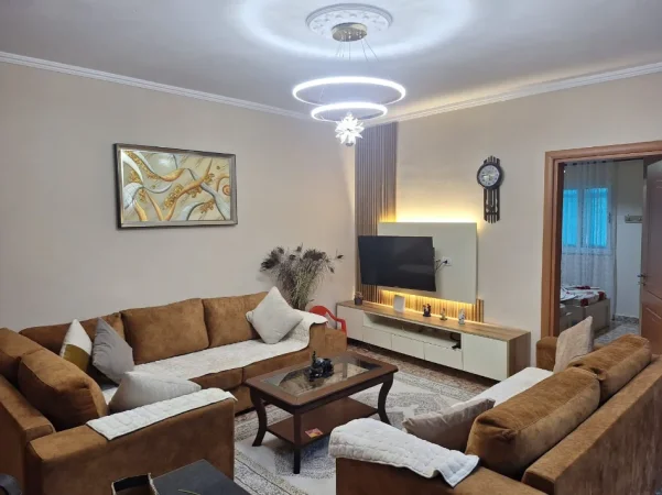 Tirane, jepet me qera apartament 2+1+Ballkon Kati 3, 103 m² 600 € (Don Bosko)