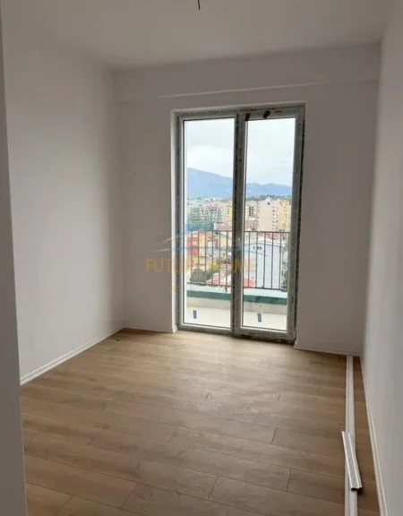 Tirane, shitet apartament 3+1+Ballkon Kati 10, 138 m² 580.000 € (komuna e parisist)