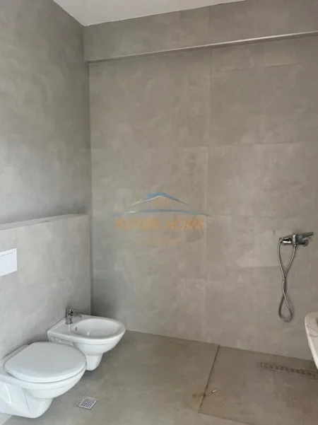 Tirane, shitet apartament 3+1+Ballkon Kati 10, 138 m² 580.000 € (komuna e parisist)