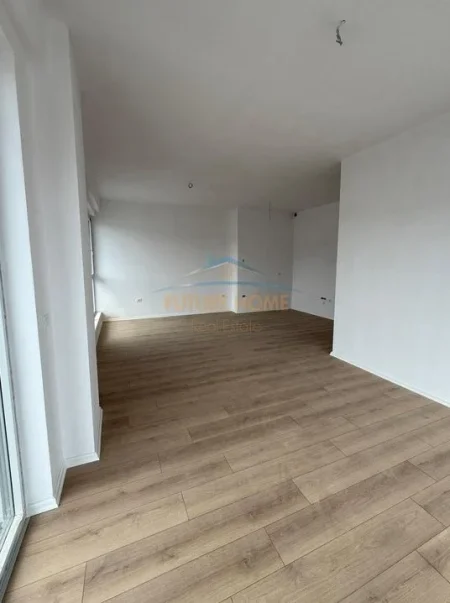 Tirane, shitet apartament 3+1+Ballkon Kati 10, 138 m² 580.000 € (komuna e parisist)