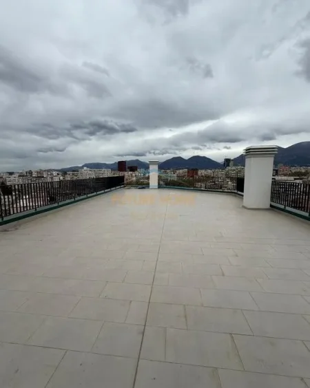 Tirane, shitet apartament 3+1+Ballkon Kati 10, 138 m² 580.000 € (komuna e parisist)