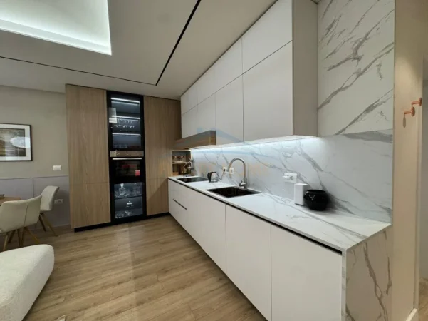 Tirane, shitet apartament 1+1+Ballkon Kati 9, 71 m² 180.000 € (Zogu i Zi)