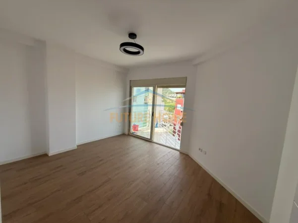Shqiperi, shitet apartament 2+1 Kati 3, 93 m² 175.000 € 