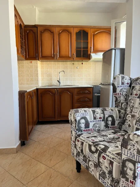 Tirane, jepet me qera apartament 1+1+Aneks+Ballkon Kati 4, 55 m² 400 € (xhamlliku , oxhaku)