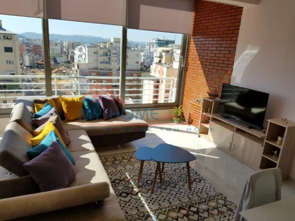 Tirane, jepet me qera apartament 1+1+Ballkon Kati 9, 60 m² 600 € (Myslym Shyri)