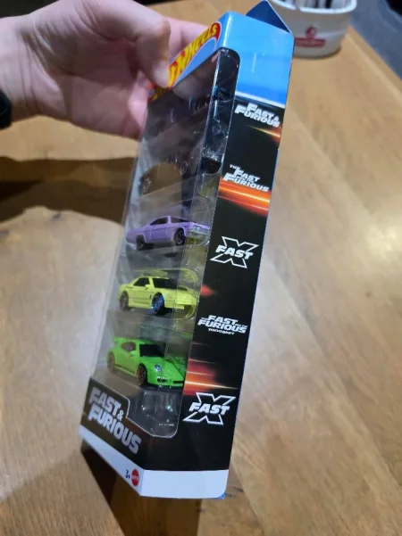 Tirane, shes Makina metalike te filmit fast &amp; furious, 30 mij LEK seti 30 €