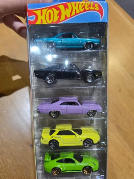 Tirane, shes Makina metalike te filmit fast &amp; furious, 30 mij LEK seti 30 €