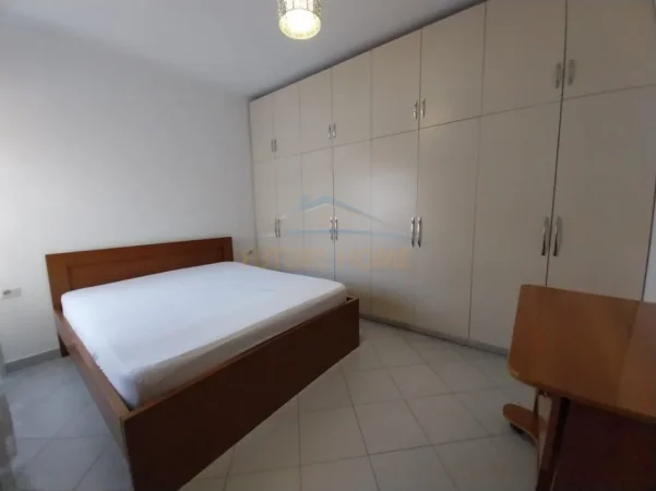 Tirane, jepet me qera apartament 2+1 Kati 7, 85 m² 450 € (Yzberisht)