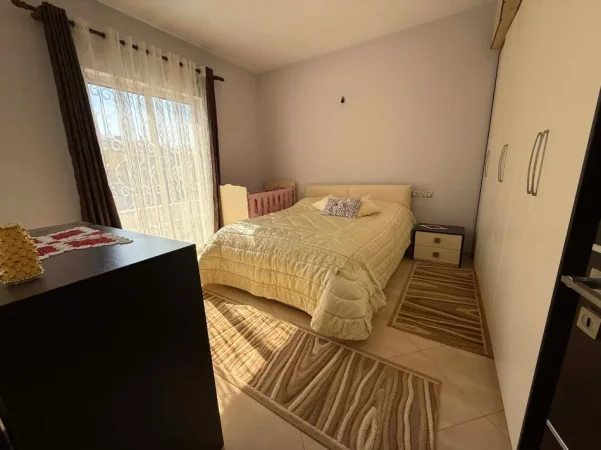 Tirane, jepet me qera Vile 3+1+Ballkon Kati 2, 90 m² 650 € (Shkoze)