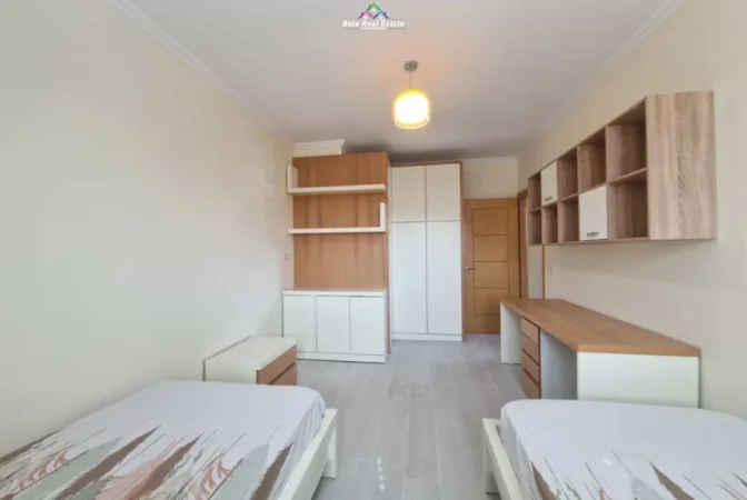 Tirane, shitet apartament 3+1+Ballkon Kati 4, 127 m² 209.000 € (Porcelan)