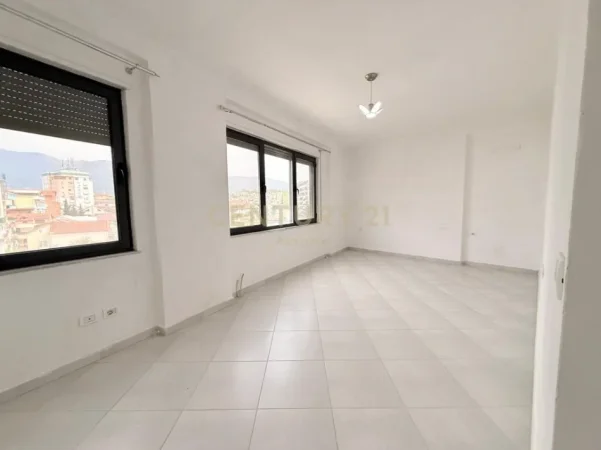 Tirane, shitet apartament 2+1 Kati 4, 103 m² 200.000 € 
