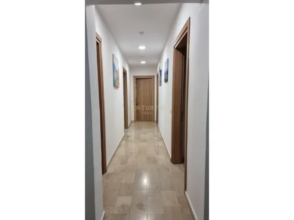 Tirane, shitet hotel Kati 0, 650 m² 1.500.000 € 